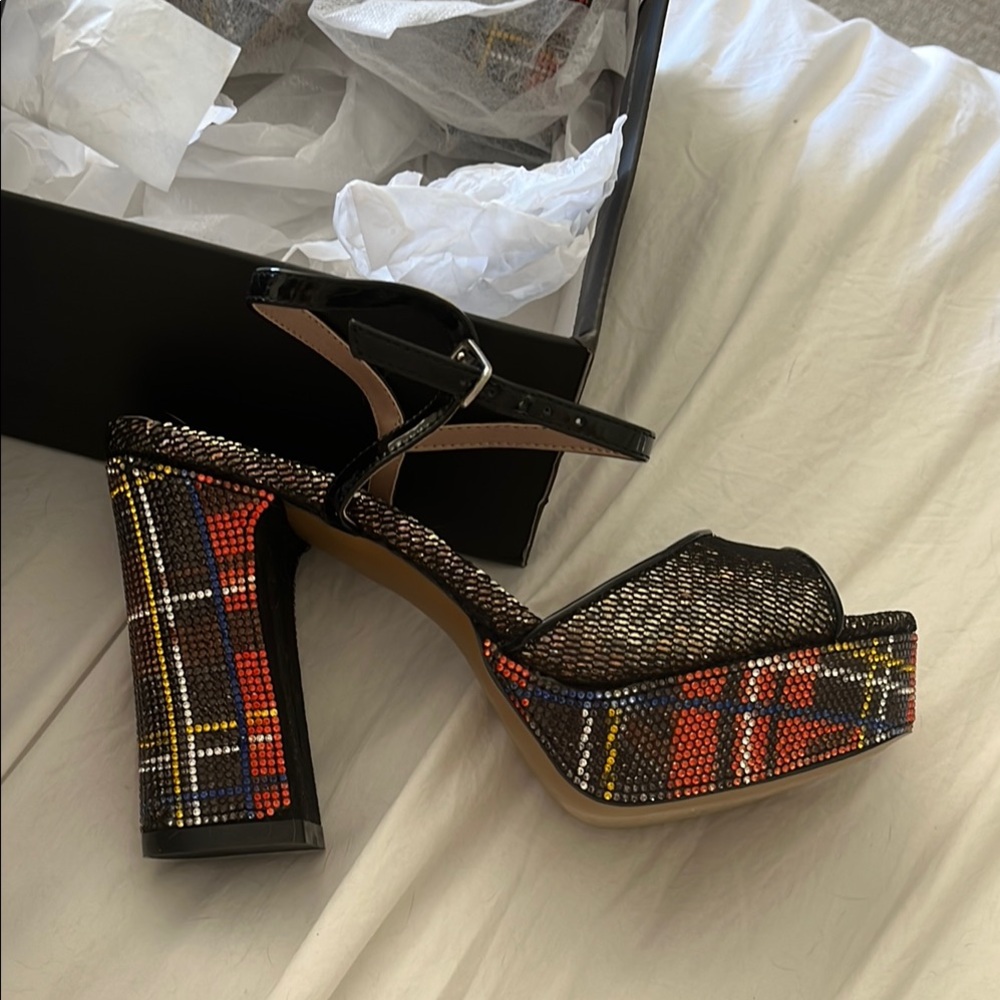 NIB Betsy Johnson Plaid Platforms